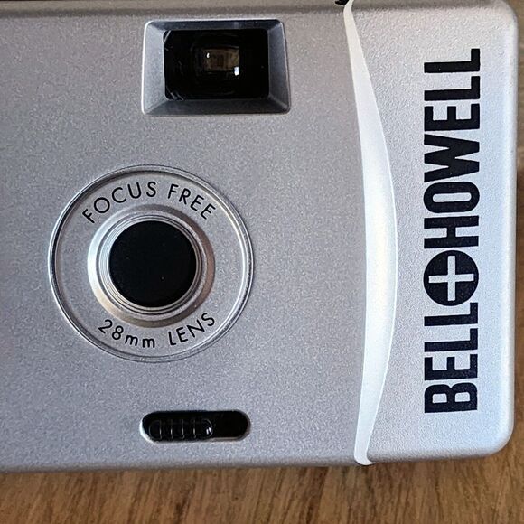 Bell and Howell Point and Shoot 35mm Film Camera Focus Free 28mm Lens Untested - Picture 2 of 6